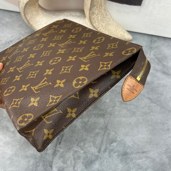 🌵Louis Vuitton Vintage Toiletey 26 Monogram🌵 - Picture 5 of 10